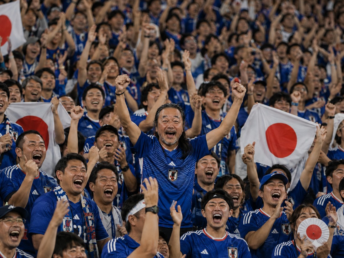 藤川忠彦のポートレート（日本代表サポーター姿）